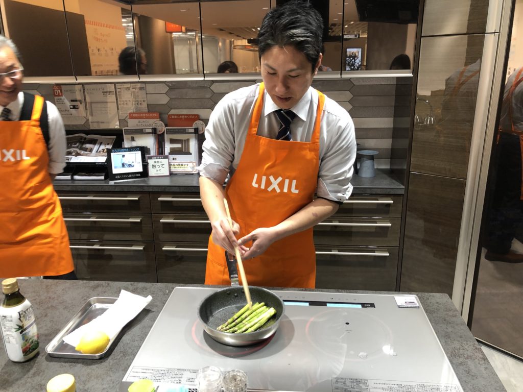 LIXILキッチン　リシェルSIで作る料理で時間と手間を短縮