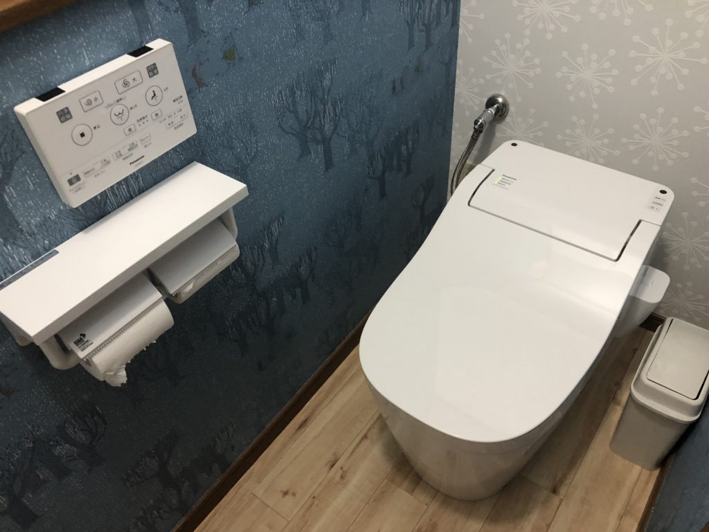 持垣邸トイレ２